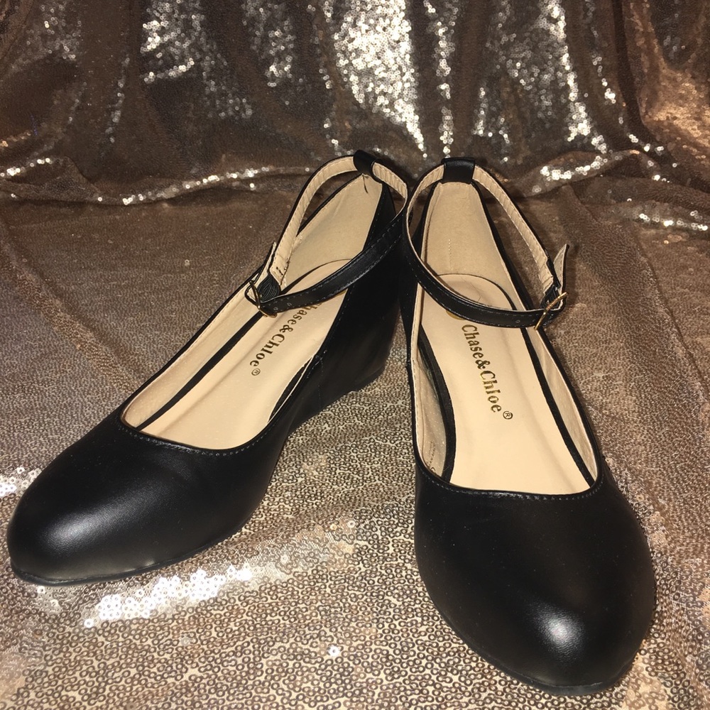 Chase & Chloe wedge heels